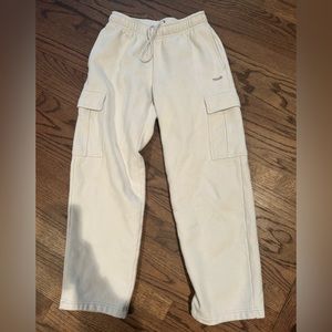 Aritzia cargo sweatpants
